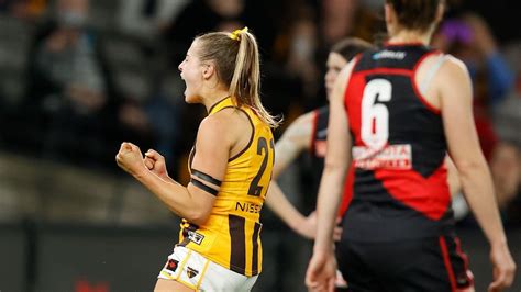 sophie locke|AFLW Round 1 2022 moments that mattered sophie locke.